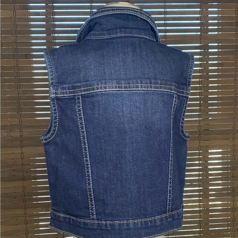Cat & Jack Denim Jean Vest. Size 5t. Great Condition. Blue Denim Staple Basic